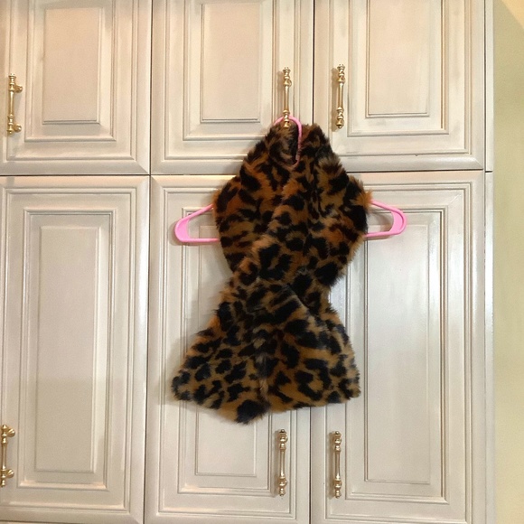 J CREW FAUX FUR COLLAR - Picture 1 of 4
